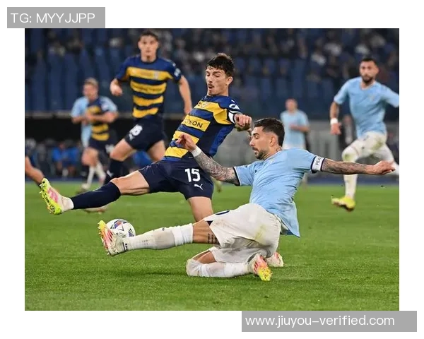 中超经典对决AC米兰与巴萨激战成平局绝杀时刻震撼全场