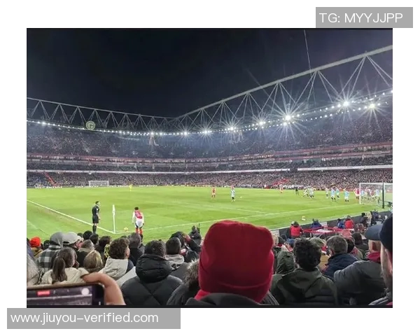 英超焦点战阿森纳逆转那不勒斯引发转会热议与球迷狂欢