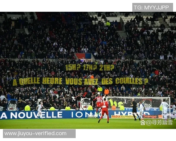 国王杯精彩对决那不勒斯大胜曼联乌龙球成比赛转折点 国王杯精彩对决那不勒斯大胜曼联乌龙球成比赛转折点