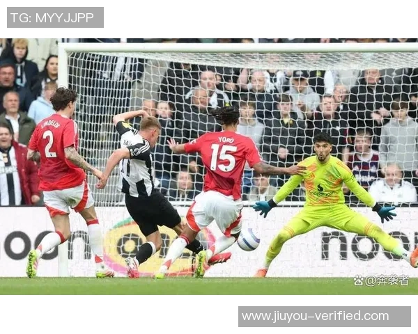 国王杯精彩对决里昂大胜曼联补时争议进球引发全场沸腾